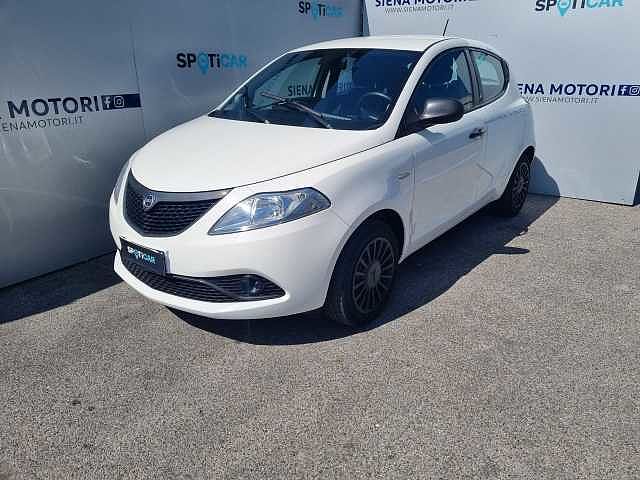 Lancia Ypsilon 1.0 FireFly 5 porte S&S Hybrid Silver da SIENA MOTORI SRL