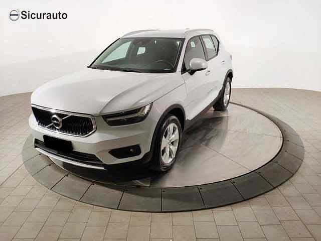 Volvo XC40 T2 Geartronic Momentum Pro