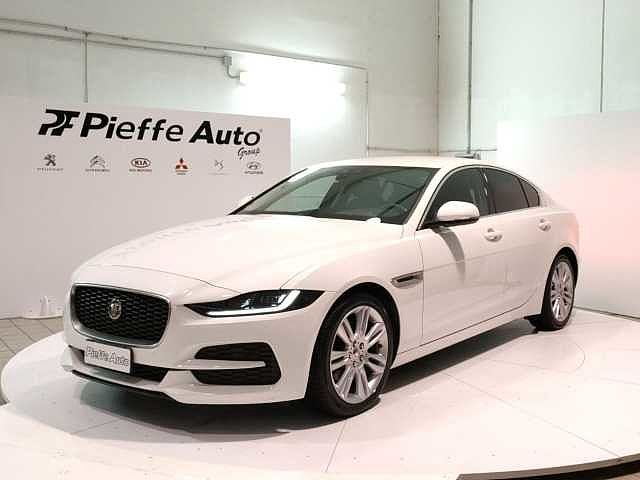 Jaguar XE           (X760) XE 2.0 D 180 CV aut. S