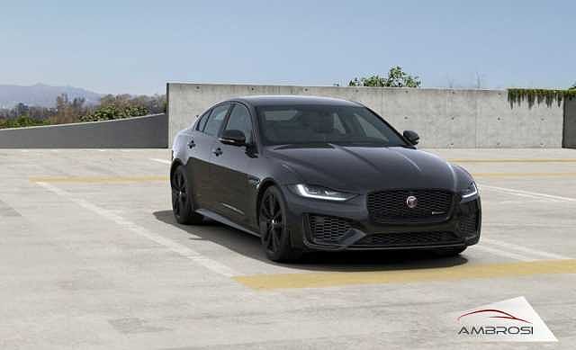 Jaguar XE R-Dynamic BLACK 2.0D204 AWD AU