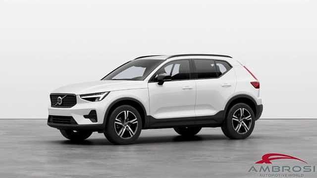 Volvo XC40 Mild Hybrid B3 automatico Plus Dark