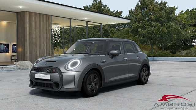 MINI Cooper S 5 Porte Essential Premium Package