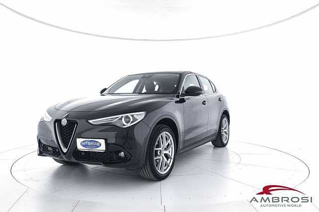 Alfa Romeo Stelvio 2.2 Turbodiesel 210 CV AT8 Q4 da Test Grifo Caravan