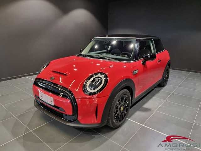 MINI Cooper SE 3 Porte SE Classic Premium Package