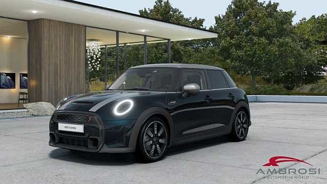 MINI Cooper S 5 Porte Classic Premium Package da Test Grifo Caravan