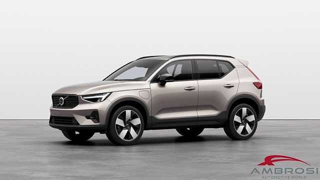 Volvo XC40 T4 Recharge plug-in hybrid automatico Ultimate Dark