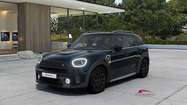 MINI Cooper SE Countryman ALL4 Classic Premium Mid Package