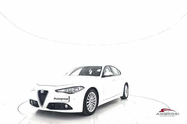 Alfa Romeo Giulia 2.2 Turbodiesel 150 CV AT8 Super da Test Grifo Caravan