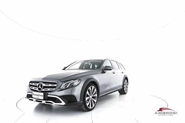 Mercedes-Benz E 220 d 4Matic Auto Business Sport All-Terrain da Test Grifo Caravan