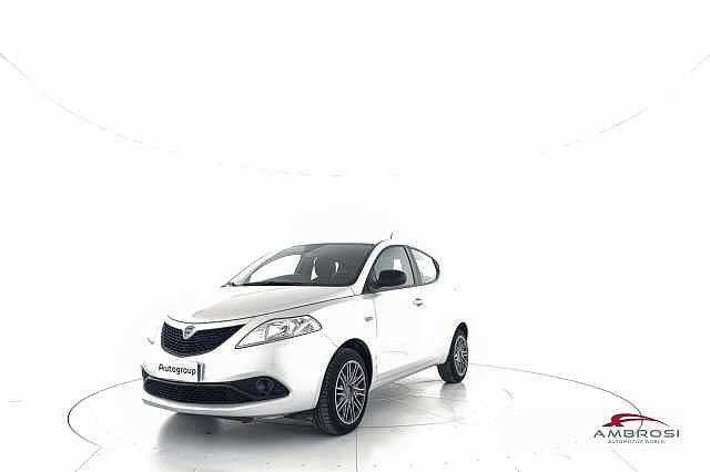 Lancia Ypsilon 1.2 69 CV 5 porte S&S Elefantino Blu da Test Grifo Caravan