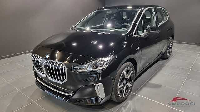 BMW 230 Active Tourer 230e xDrive Luxury Line da Test Grifo Caravan