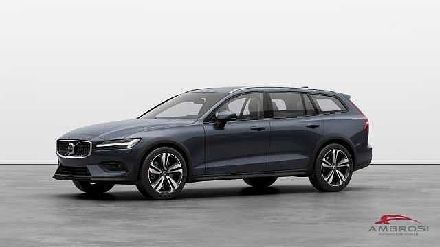 Volvo V60 Cross Country Mild Hybrid B4 AWD automatico Plus