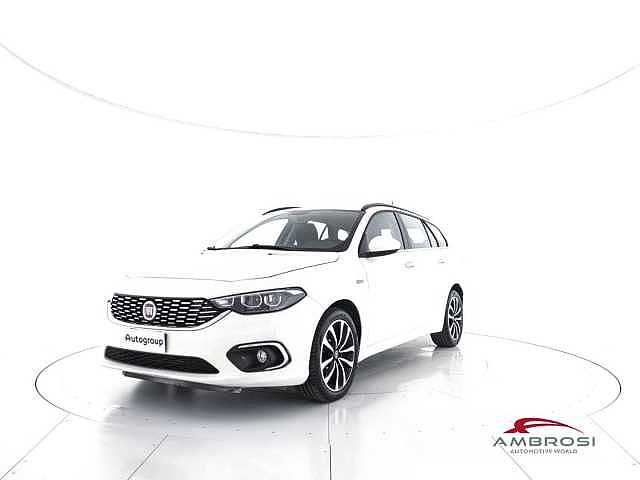 Fiat Tipo 5-porte 1.4 T-Jet 120CV SW Easy da Test Grifo Caravan