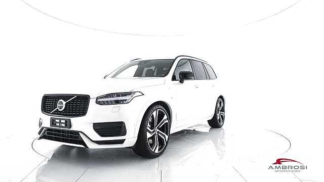 Volvo XC90 T8 Recharge Plug-in hybrid automatico Ultimate Dark da Test Grifo Caravan