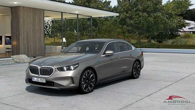 BMW i5 eDrive40