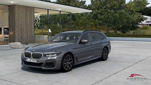 BMW 520 Touring 520d 48V xDrive Msport da Test Grifo Caravan