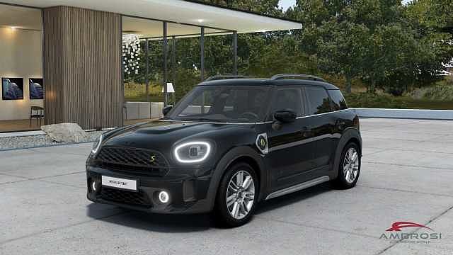 MINI Cooper SE Countryman ALL4 Classic Premium Mid Package