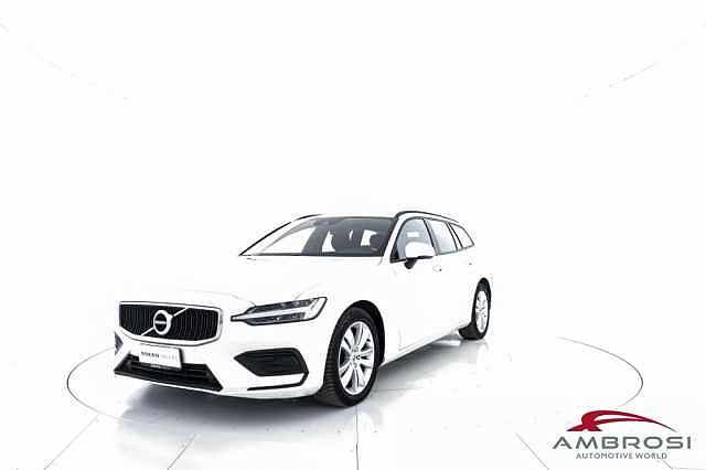 Volvo V60 Mild Hybrid B4 (d) Automatico Momentum Business