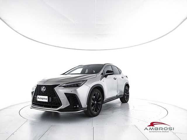 Lexus NX 350h Hybrid 4WD F-Sport da Test Grifo Caravan