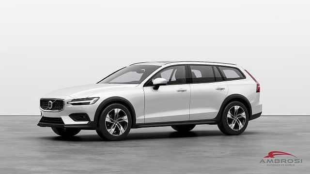 Volvo V60 Cross Country Mild Hybrid B4 AWD automatico Ultimate