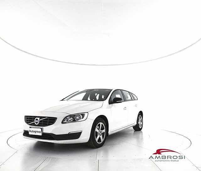 Volvo V60 D2 Geartronic Momentum da Test Grifo Caravan