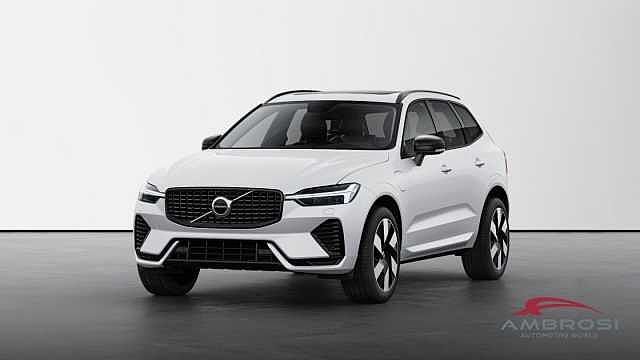 Volvo XC60 T6 Recharge Plug-in Hybrid AWD Automatico Ultimate Dark da Test Grifo Caravan