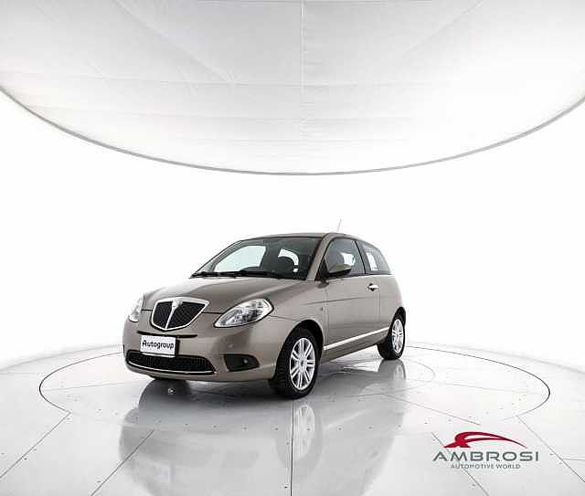 Lancia Ypsilon 1.3 MJT 75 CV Platino