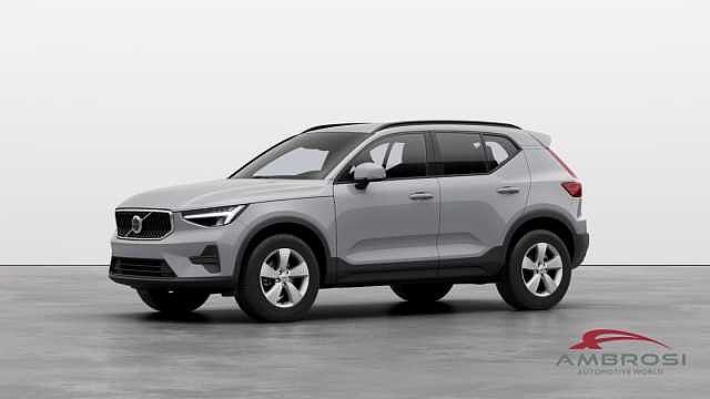 Volvo XC40 T2 automatico Essential da Test Grifo Caravan