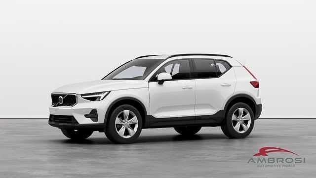 Volvo XC40 T2 automatico Essential da Test Grifo Caravan