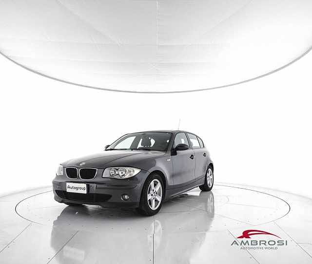 BMW 118 5-porte 118d cat 5 porte Futura DP FX OPERATORI DEL SETTORE da Test Grifo Caravan