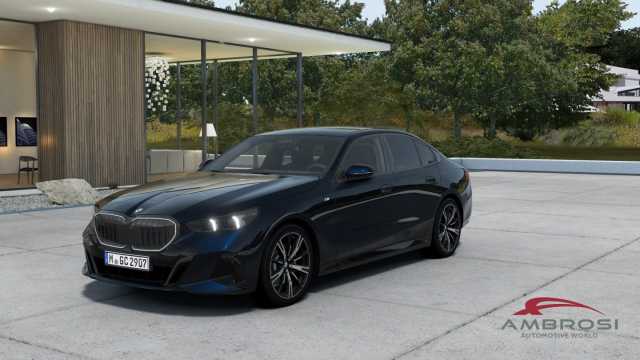 BMW 520 Berlina xDrive M Sport Pro Innovation Travel Package da Test Grifo Caravan