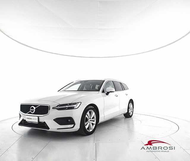 Volvo V60 B4 Geartronic Momentum Business Pro da Test Grifo Caravan