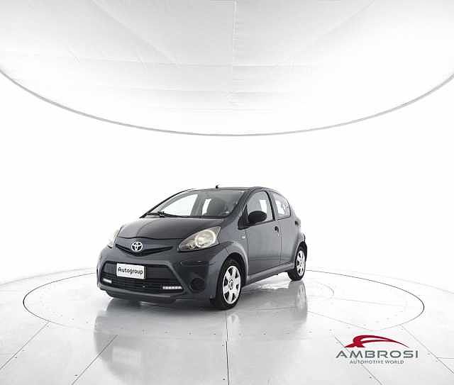 Toyota Aygo 1.0 12V VVT-i 5 porte Sol da Test Grifo Caravan