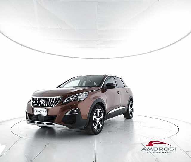 Peugeot 3008 BlueHDi 120 EAT6 S&Sallure da Test Grifo Caravan