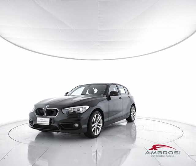 BMW 118 5-porte 118d 5p. Sport da Test Grifo Caravan