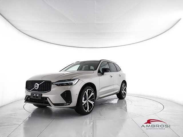 Volvo XC60 B4 AWD mild hybrid Diesel Plus Dark