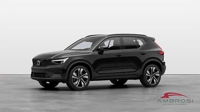 Volvo XC40 B3 Mild Hybrid Ultimate Dark