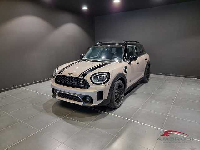 MINI Cooper SE Countryman ALL4 Classic Premium Mid Package