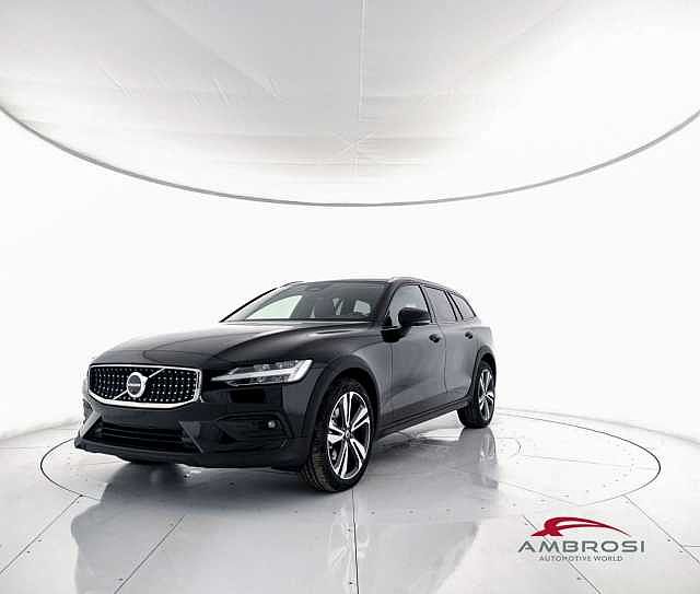 Volvo V60 Cross Country B4 AWD mild hybrid Diesel Plus