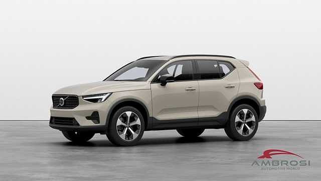 Volvo XC40 B3 Mild hybrid Benzina Plus Dark