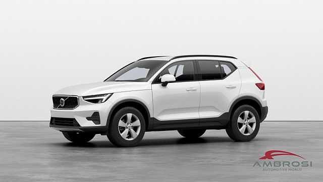 Volvo XC40 B3 Mild hybrid Benzina Essential