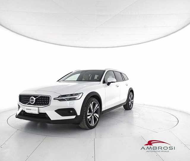 Volvo V60 Cross Country B4 (d) AWD automatico Plus