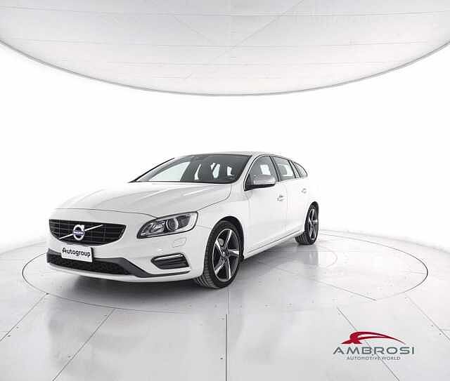 Volvo V60 D2 Geartronic R-design  - AUTOCARRO N1