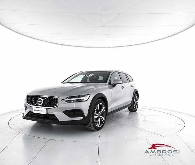 Volvo V60 Cross Country Cross Country B4 AWD mild hybrid Diesel Core