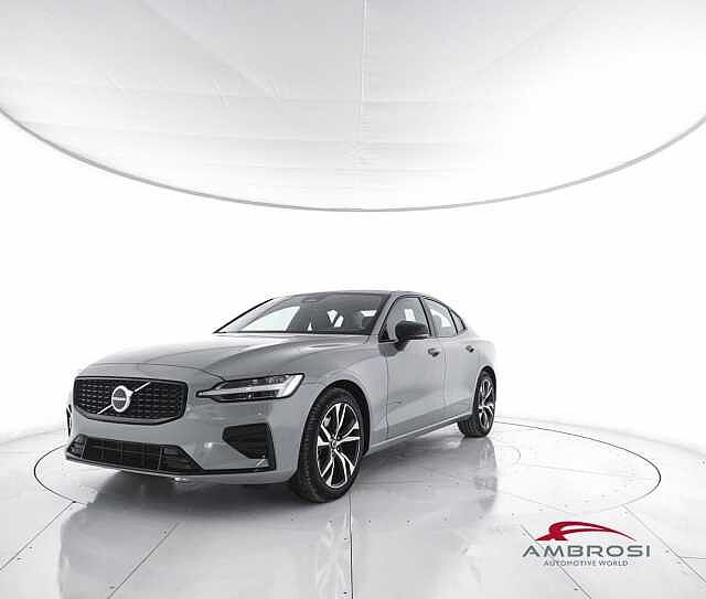 Volvo S60 B4 Mild hybrid Benzina Plus Dark