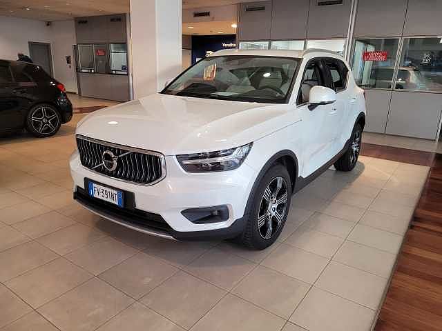 Volvo XC40 (2017-) D4 AWD Geartronic Momentum