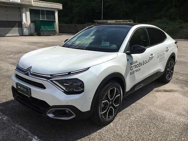 Citroen e-C4 X Shine motore elettrico 136 CV - Km Zero da CASTIGLIONI & GRISONI srl