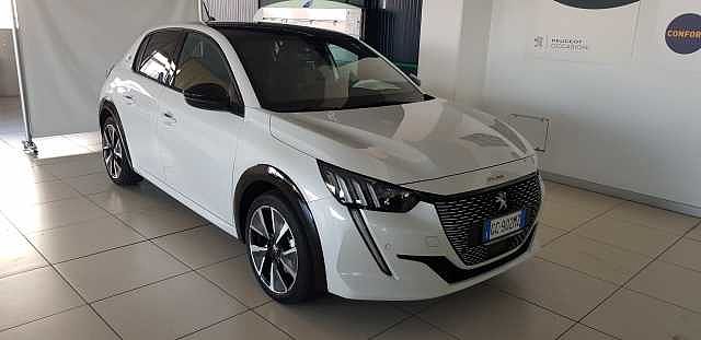 Peugeot Nuova 208 motore elettrico 136 CV 5 porte GT Line