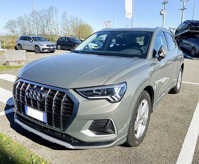 Audi Q3 35 TDI quattro Business Advanced