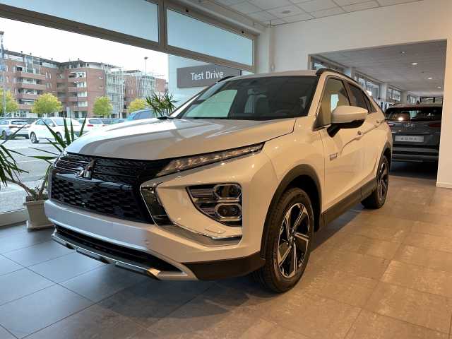 Mitsubishi Eclipse Cross 2.4 MIVEC 4WD PHEV Instyle SDA Pack 0